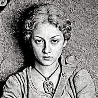 Chalcopulp style, Midjourney V7: photographic portrait of female protagonist