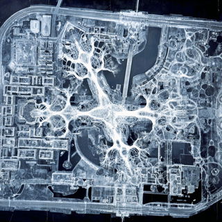 Cryotopographica style, Midjourney V7: megacity with futuristic bioarchitecture