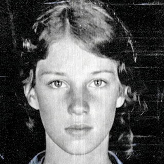 Cryotopographica style, Midjourney V7: photographic portrait of female protagonist