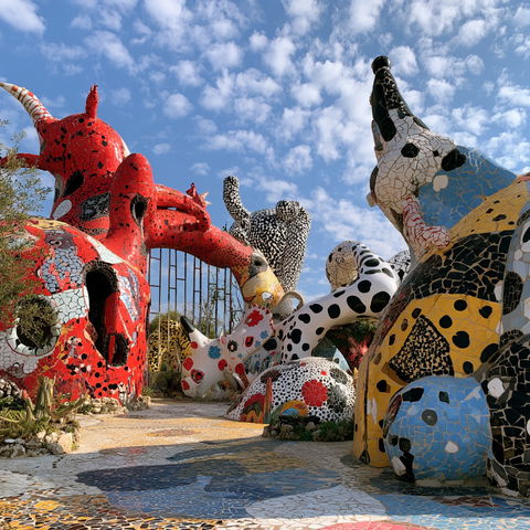 Niki de Saint Phalle style (Sculptors), Midjourney V8.2