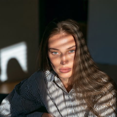 Portrait shot with sunlight style (Techniques), Midjourney V8.2